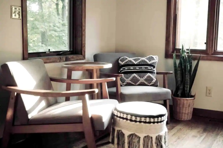 Stunning Home Away From Home in New Albany, Ohio, For Restful Escapes to Nature | Cabins (New Albany, Ohio, United States of America)