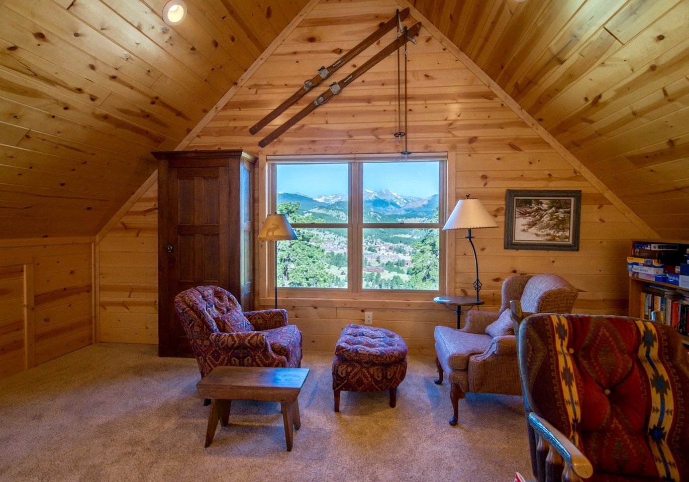 Cozy Cabin with Pool Table and Stunning Panoramic Mountain Views in Estes Park, Colorado