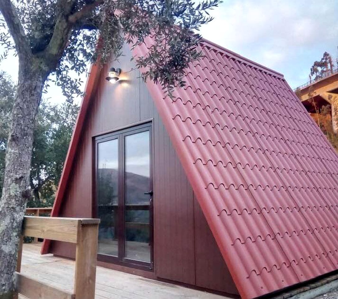 A-Frame Cabin with a Hot Tub near Castelo de Paiva, Portugal