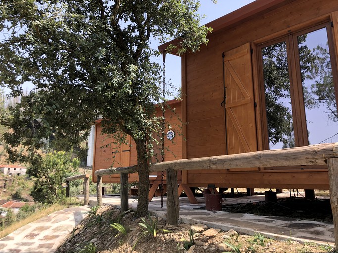 Cabins (Raiva, Aveiro District, Portugal)