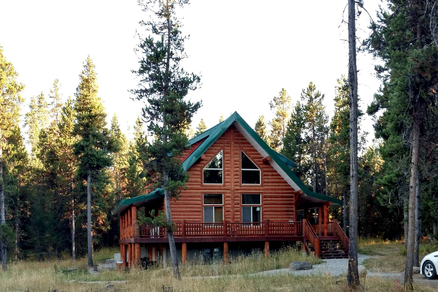 Expansive, Family-Friendly Cabin with a Hot Tub in Idaho near Yellowstone National Park