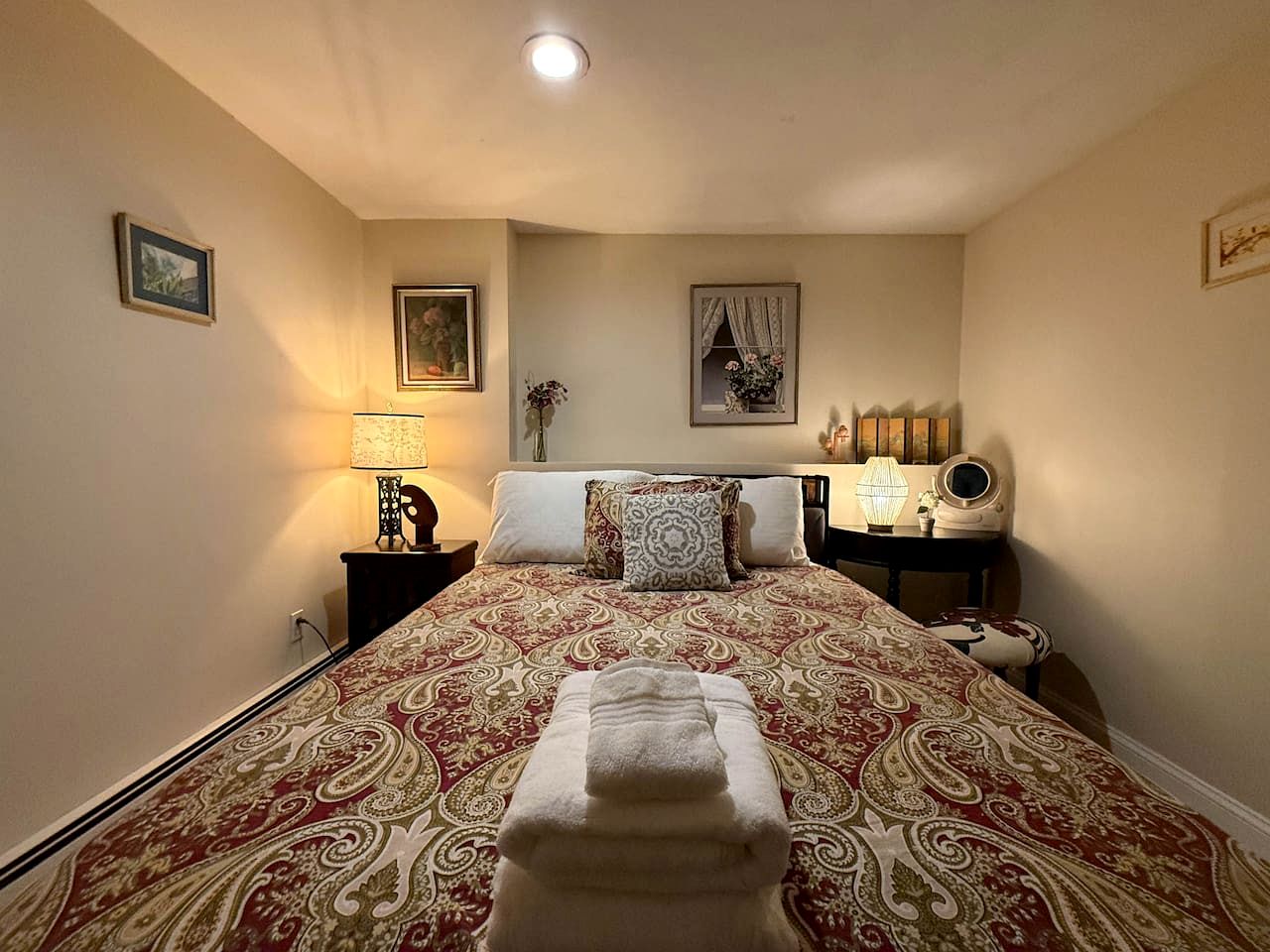 Spacious Mountain Retreat with Deck and Gas Fireplace near Echo Lake in Conway, New Hampshire