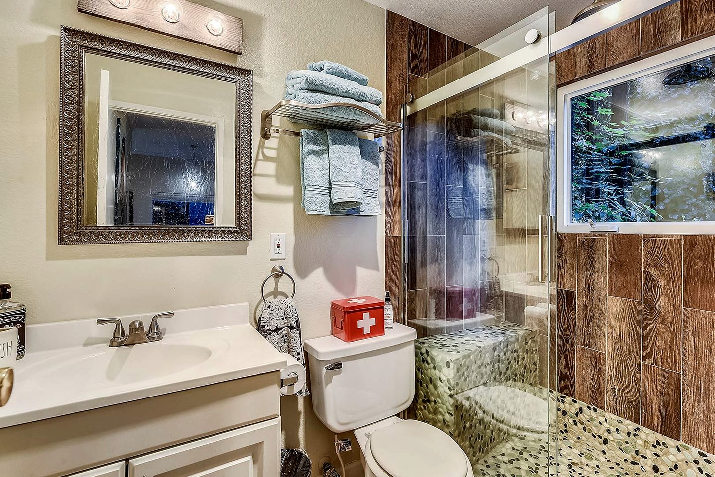 Cozy Redwood Retreat with Hot Tub & Forest Views near Jenner in Sonoma County, California