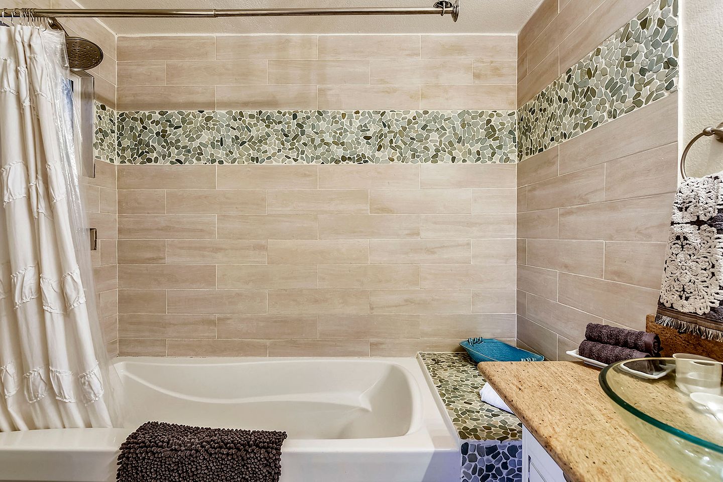 Cozy Redwood Retreat with Hot Tub & Forest Views near Jenner in Sonoma County, California