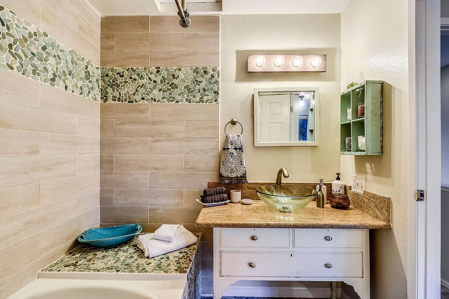 Cozy Redwood Retreat with Hot Tub & Forest Views near Jenner in Sonoma County, California