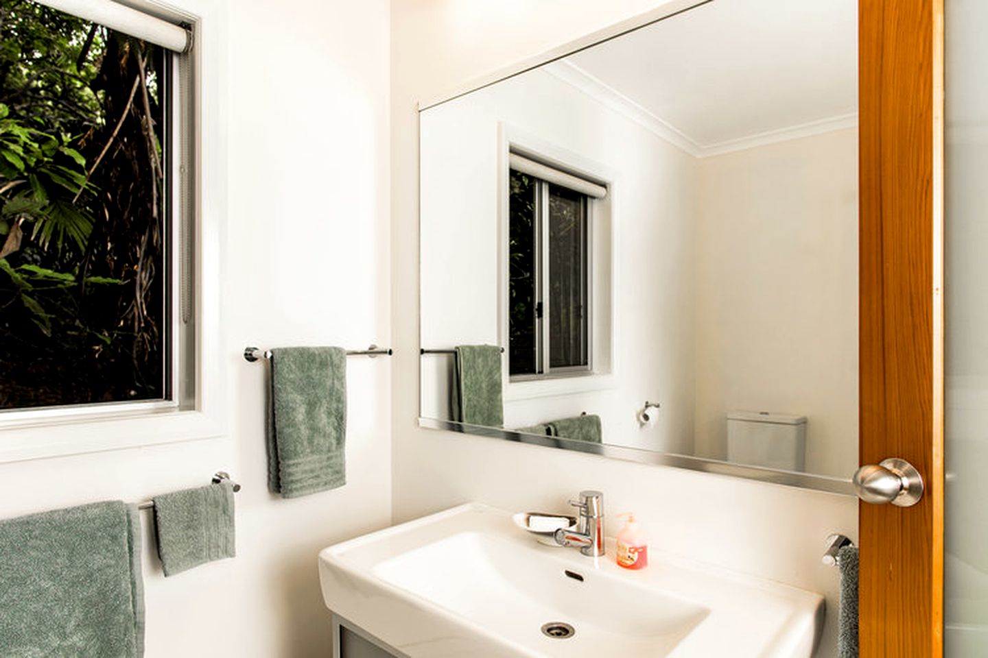 Idyllic Cottage Getaway with Forest Views on the Bay of Plenty in New Zealand