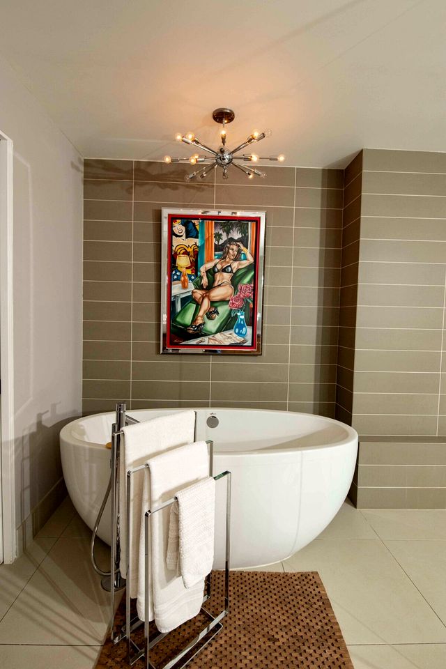 Chic Villa with Outdoor Pool, Spa and Views in California