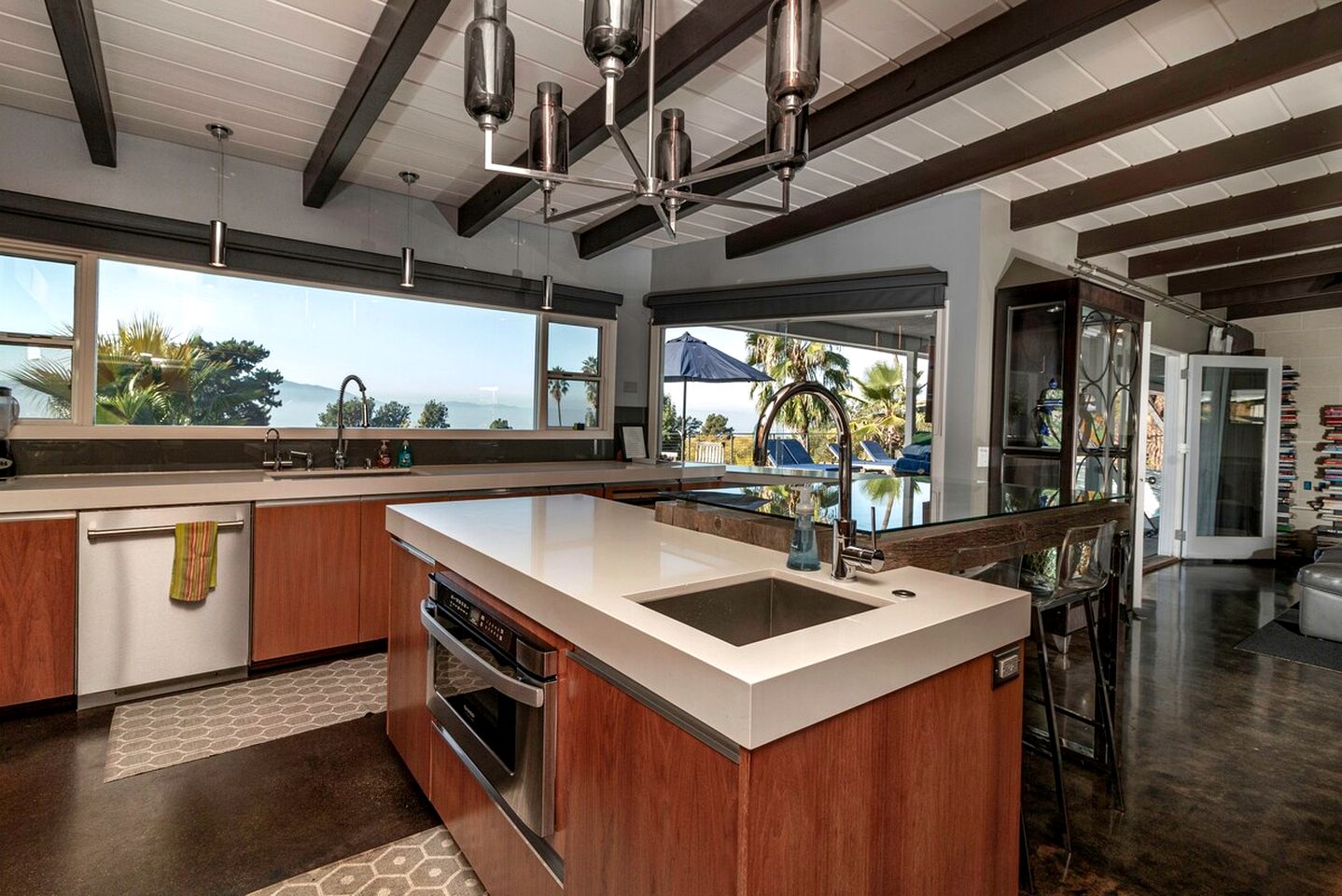 Chic Villa with Outdoor Pool, Spa and Views in California