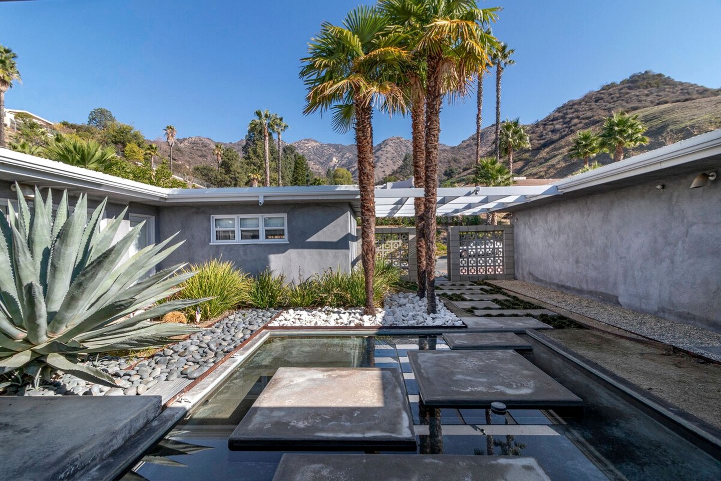 Chic Villa with Outdoor Pool, Spa and Views in California