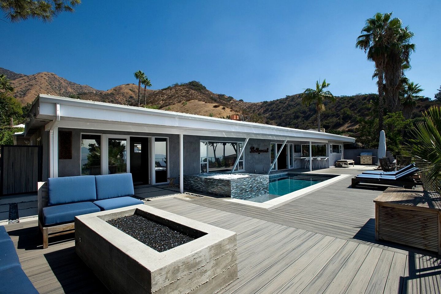 Chic Villa with Outdoor Pool, Spa and Views in California