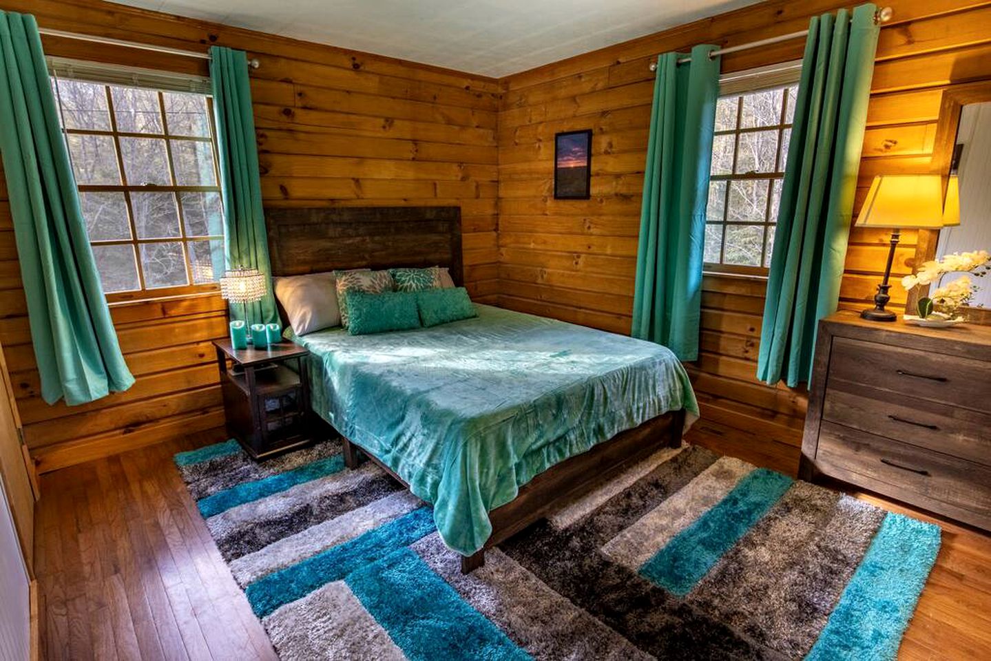 Glamping Retreat near Summersville Lake: Luxurious Cabin with a Hot Tub in Mt Nebo, WV