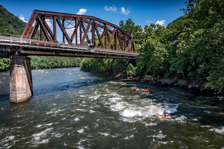 Cabins (United States of America, Summersville, West Virginia)