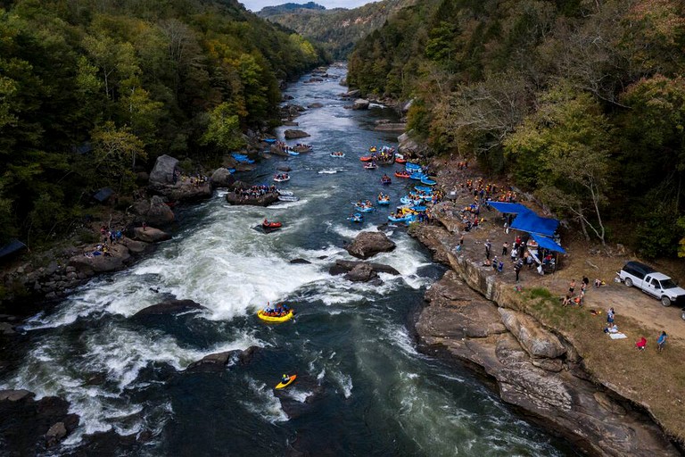 Cabins (United States of America, Summersville, West Virginia)