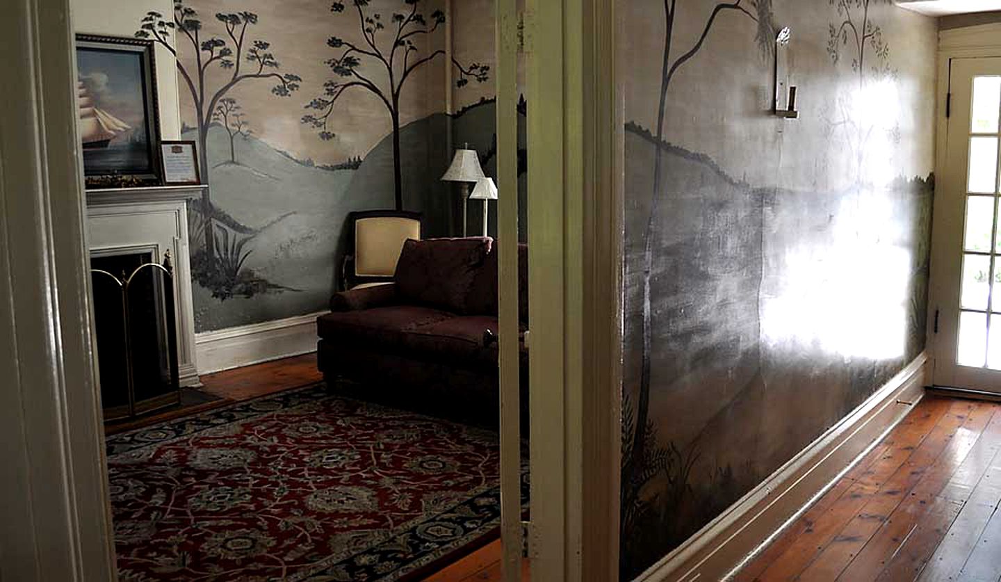 Historic Bed and Breakfast Accommodation Built in 1790 in Bucks County, Pennsylvania