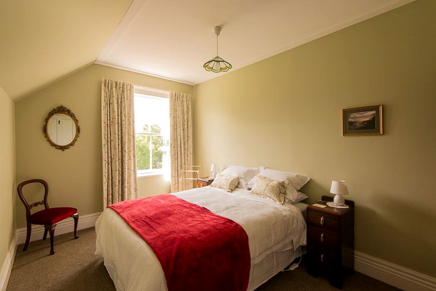 Cozy Room in Beautiful Lodge for a Vacation Retreat in Hawke's Bay, North Island