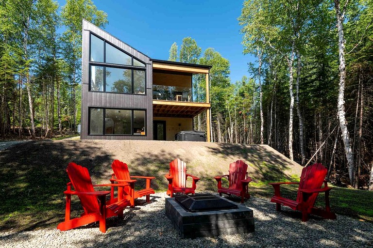 Stunning Cottage with Spa in the Woods in Baie-Saint-Paul, Quebec