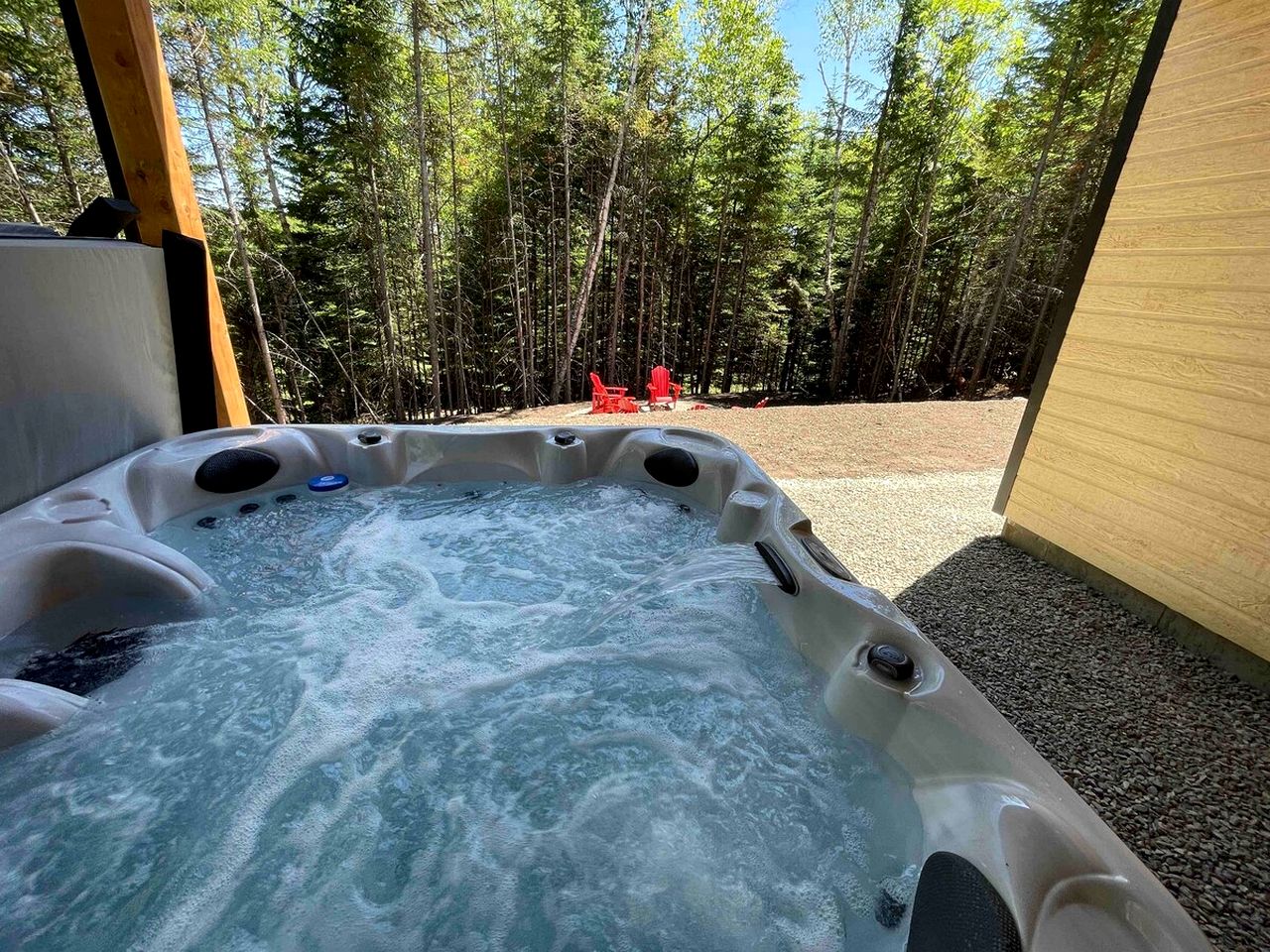 Stunning Cottage with Spa in the Woods in Baie-Saint-Paul, Quebec