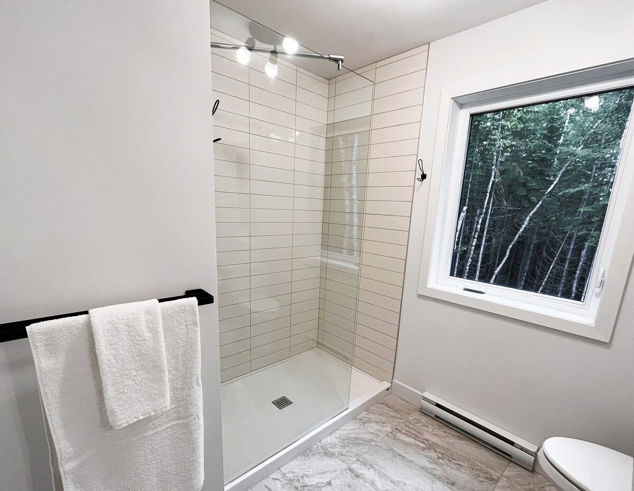 Stunning Cottage with Spa in the Woods in Baie-Saint-Paul, Quebec