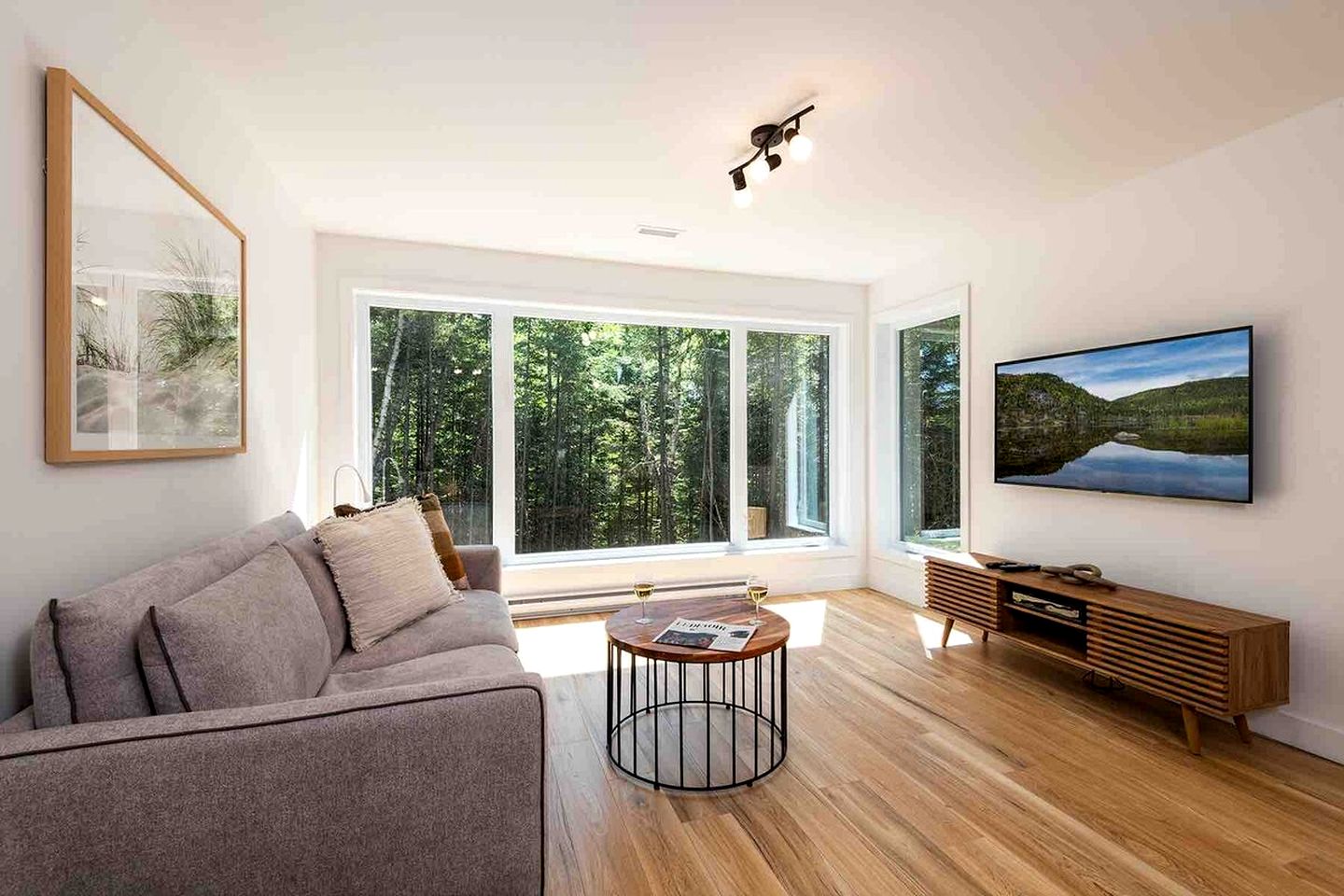 Stunning Cottage with Spa in the Woods in Baie-Saint-Paul, Quebec