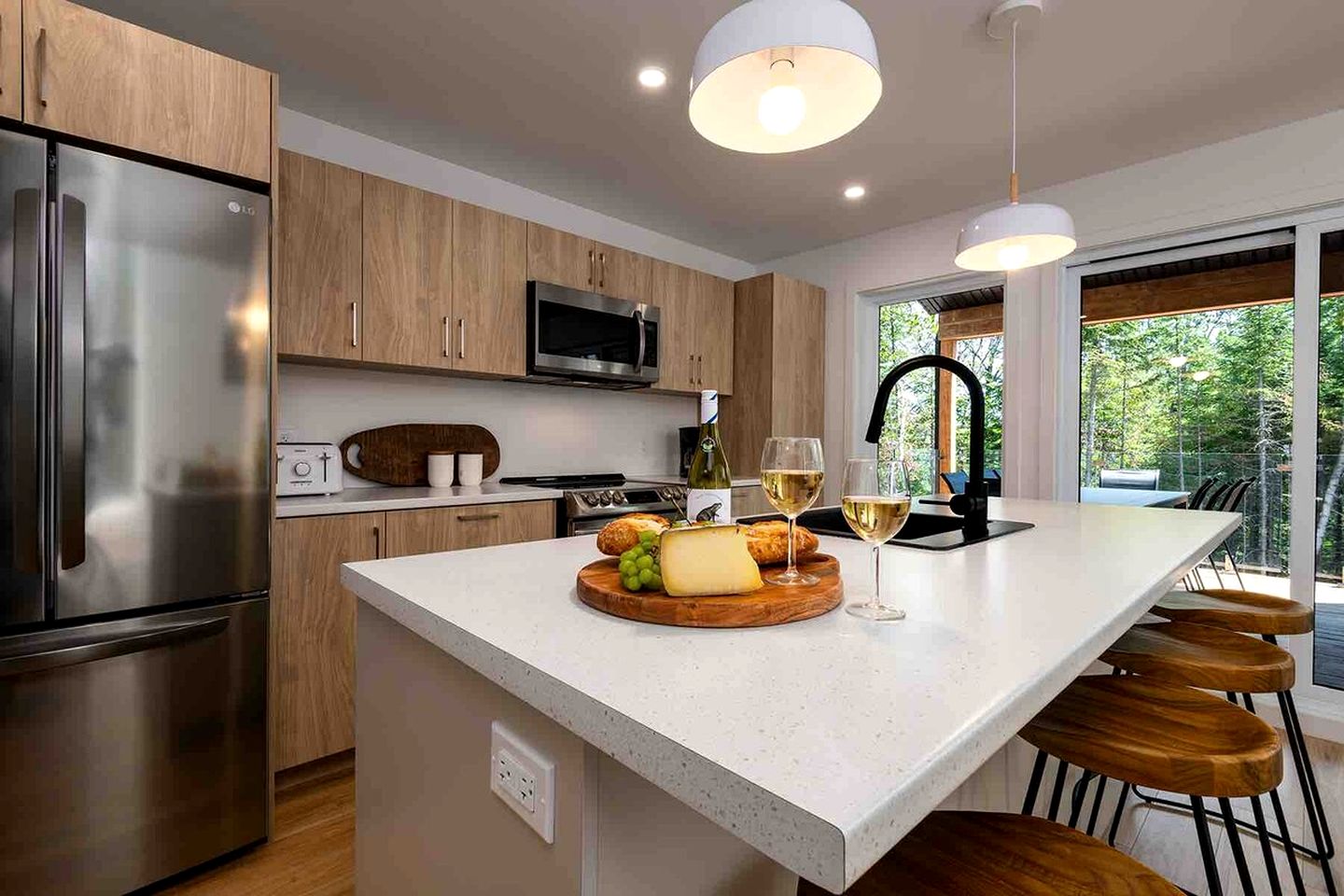 Stunning Cottage with Spa in the Woods in Baie-Saint-Paul, Quebec