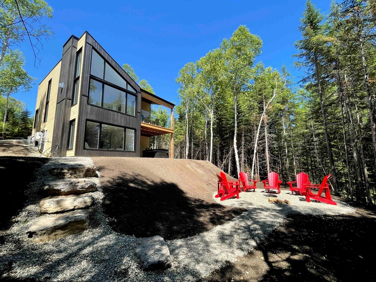 Stunning Cottage with Spa in the Woods in Baie-Saint-Paul, Quebec