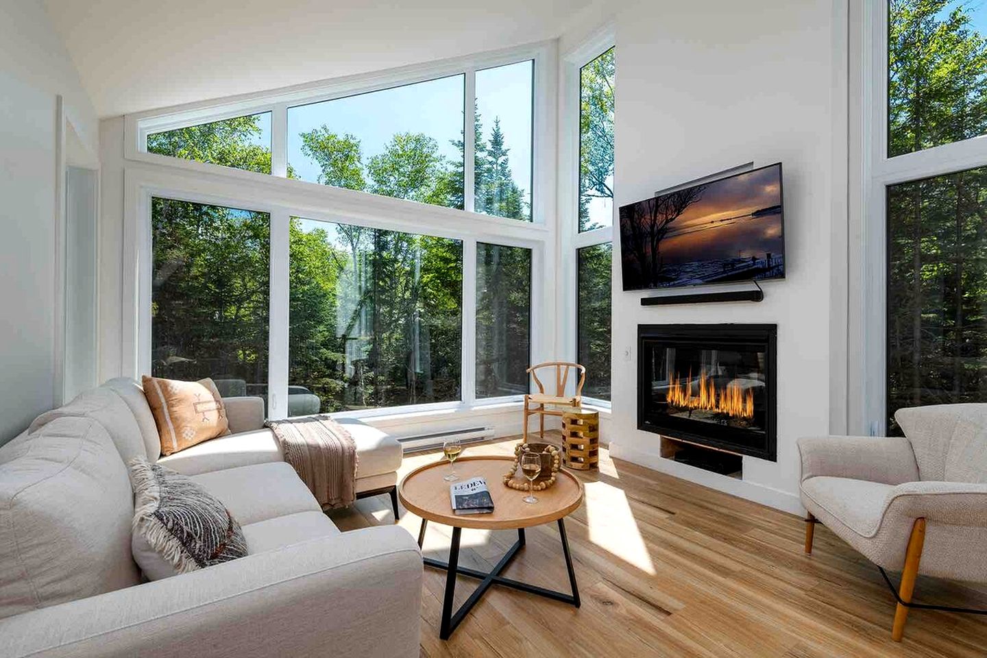 Stunning Cottage with Spa in the Woods in Baie-Saint-Paul, Quebec