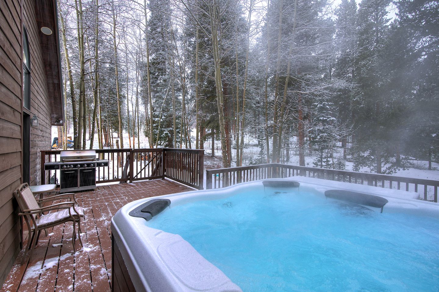 Rustic Family Cabin with Hot-Tub and Foosball in Breckenridge, Colorado