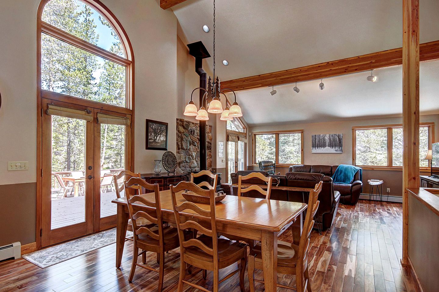 Rustic Family Cabin with Hot-Tub and Foosball in Breckenridge, Colorado