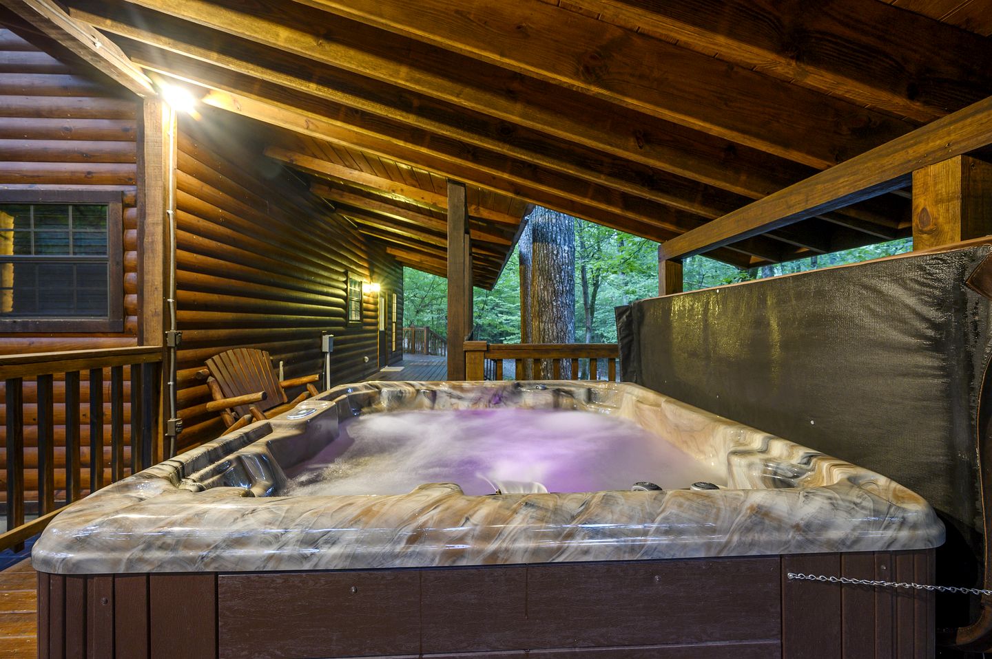 Spacious Cabin for 8 with Loft, Pool Table & Fireplace Near Broken Bow Lake