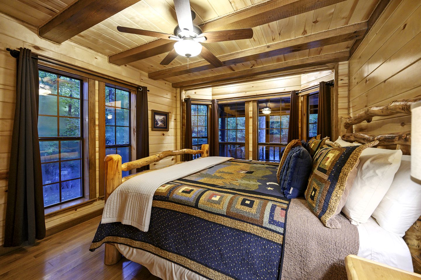 Spacious Cabin for 8 with Loft, Pool Table & Fireplace Near Broken Bow Lake