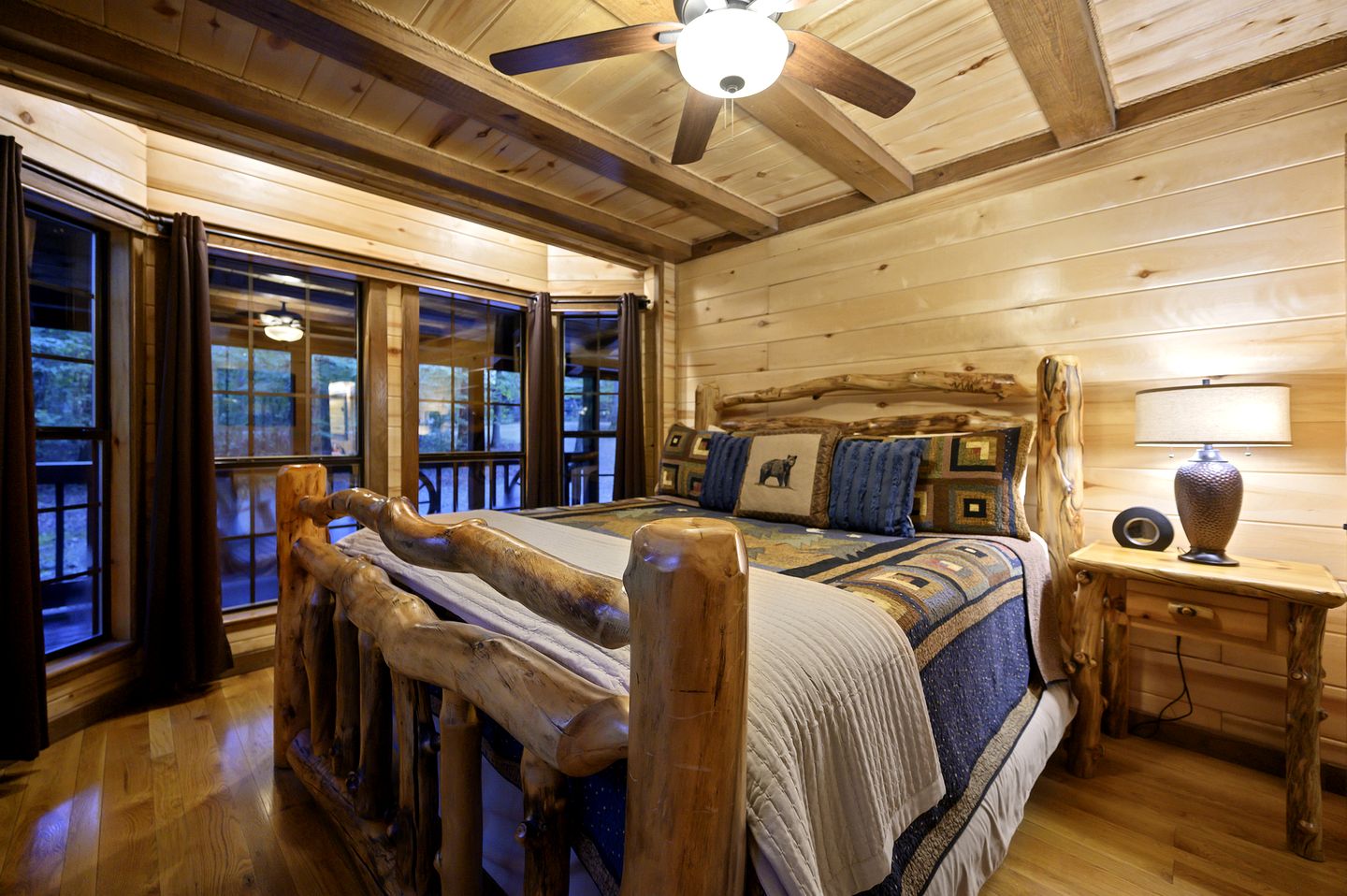 Spacious Cabin for 8 with Loft, Pool Table & Fireplace Near Broken Bow Lake