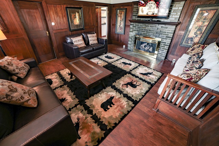 Aspen Mountain Cabin with Private Hot-Tub and Wonderful Views of Longs Peak near Estes Park, Colorado