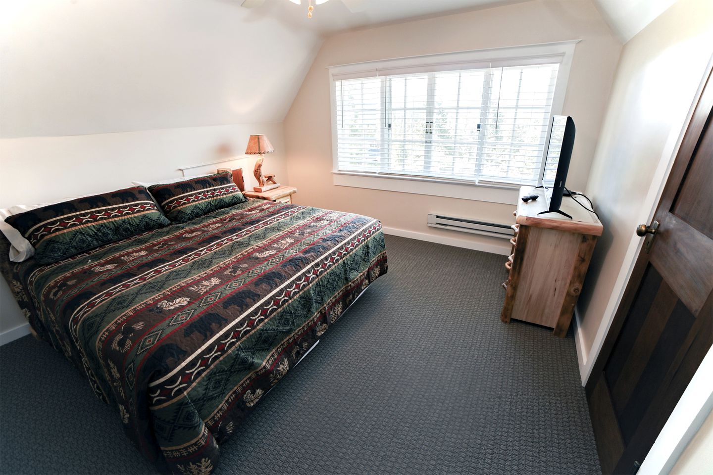 Aspen Mountain Cabin with Private Hot-Tub and Wonderful Views of Longs Peak near Estes Park, Colorado