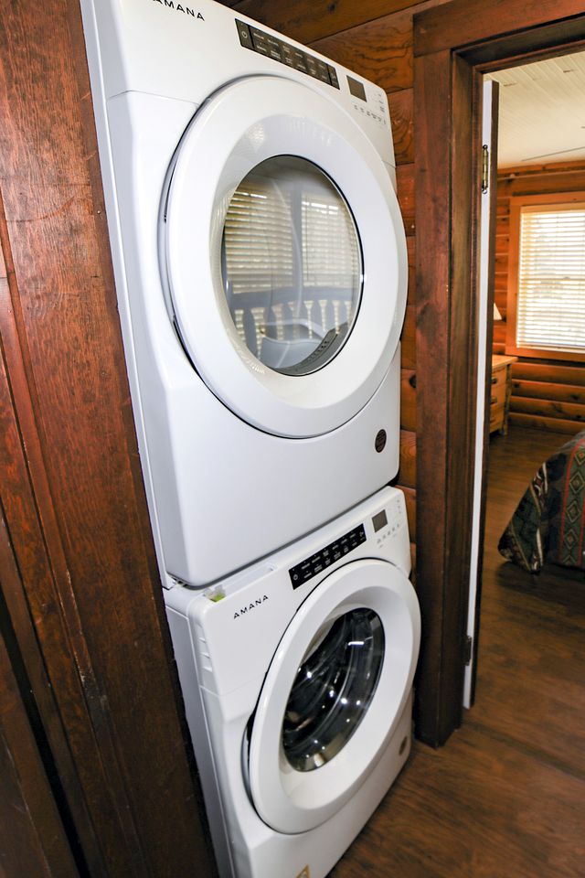 Aspen Mountain Cabin with Private Hot-Tub and Wonderful Views of Longs Peak near Estes Park, Colorado