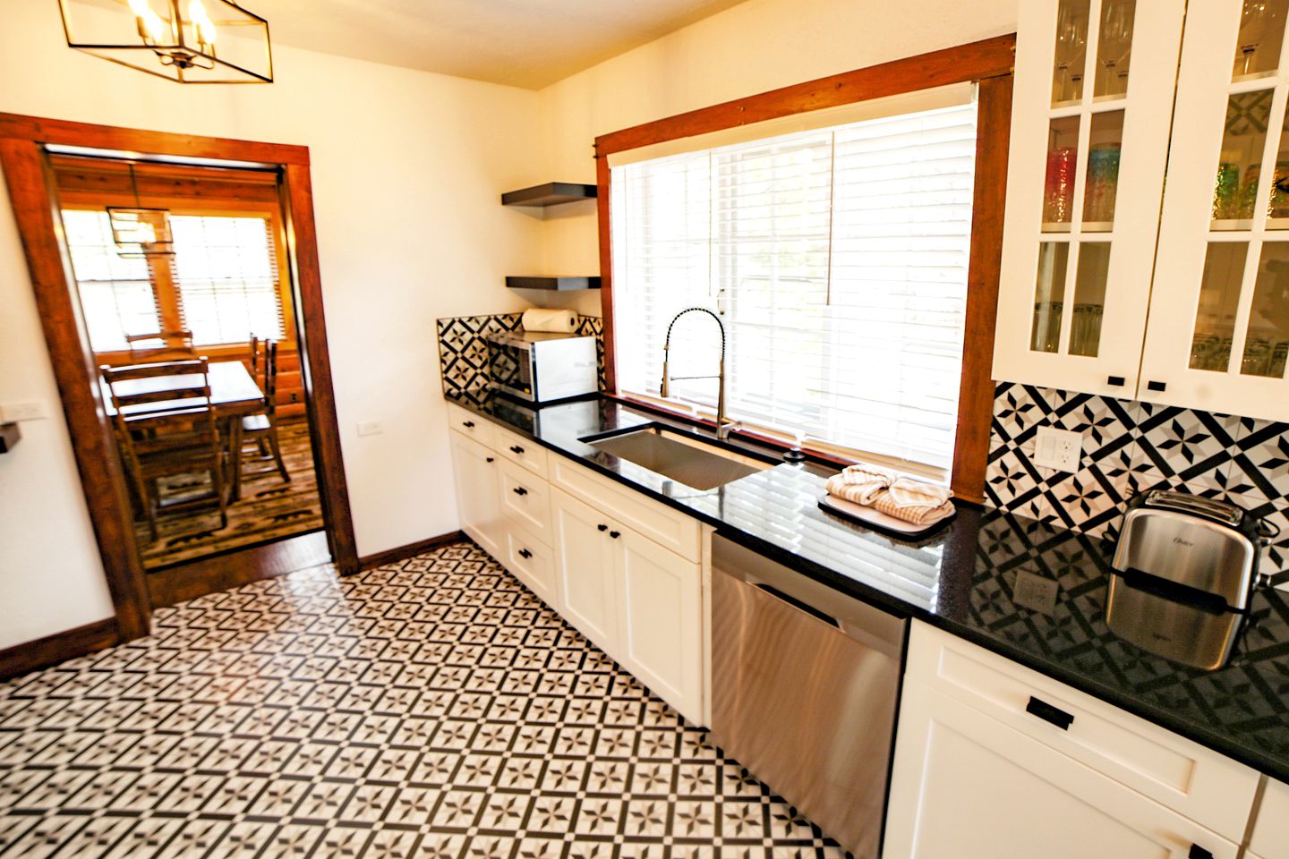 Aspen Mountain Cabin with Private Hot-Tub and Wonderful Views of Longs Peak near Estes Park, Colorado