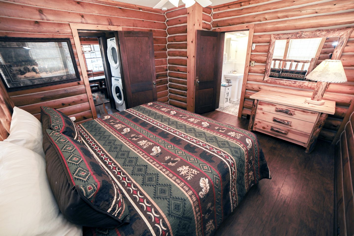 Aspen Mountain Cabin with Private Hot-Tub and Wonderful Views of Longs Peak near Estes Park, Colorado