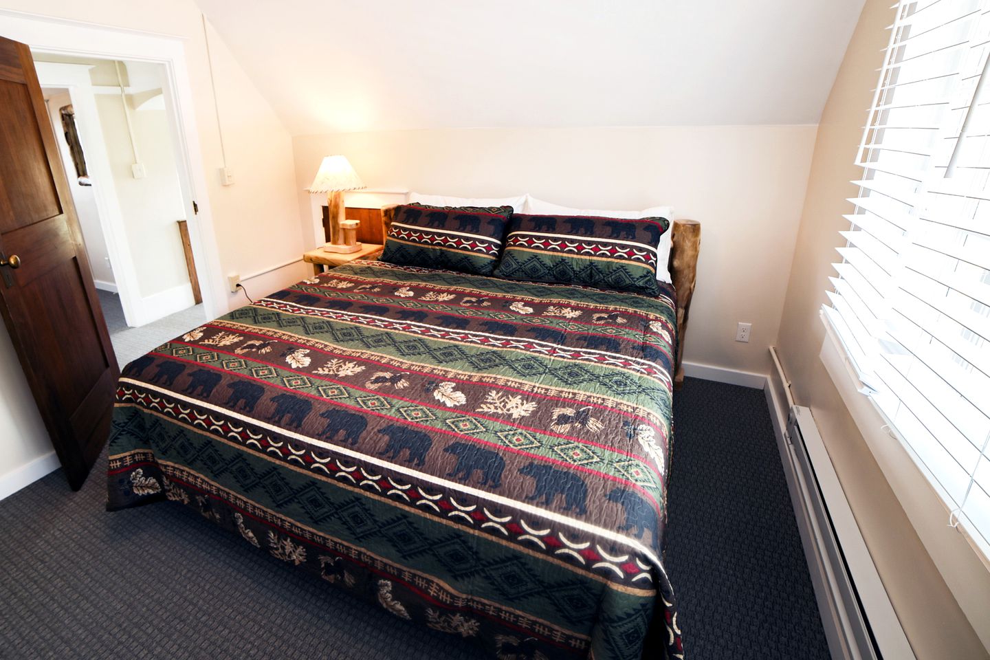 Aspen Mountain Cabin with Private Hot-Tub and Wonderful Views of Longs Peak near Estes Park, Colorado