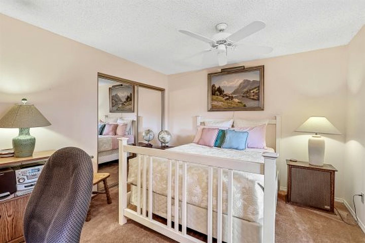 Charming Southwestern Style Cabin with Views of Mount Elden, Perfect for a Retreat to Northern Arizona