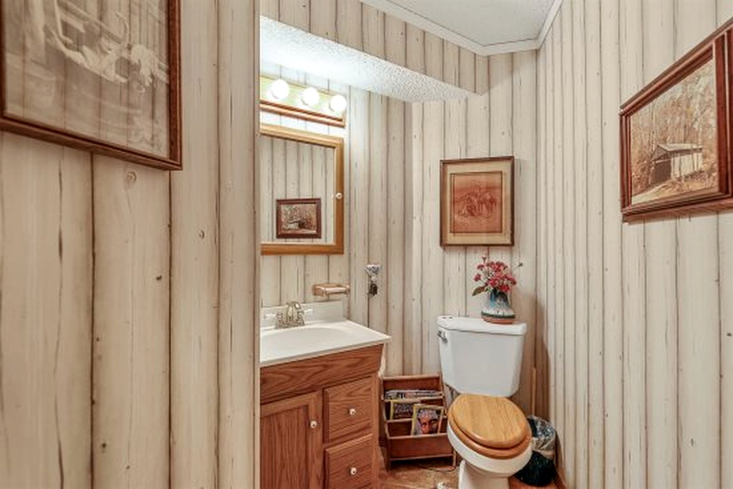 Charming Southwestern Style Cabin with Views of Mount Elden, Perfect for a Retreat to Northern Arizona