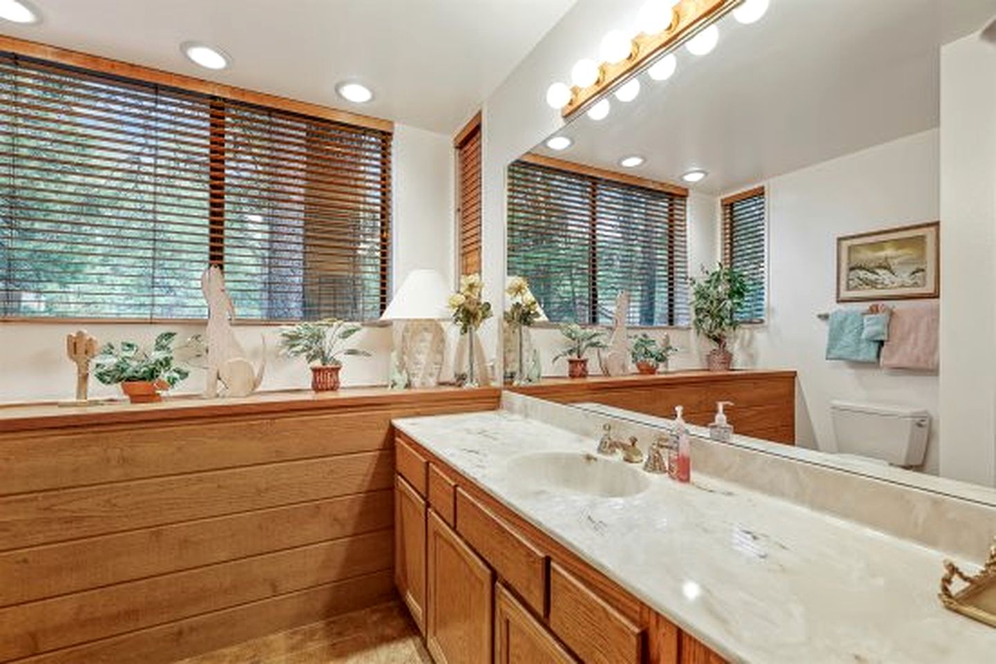 Charming Southwestern Style Cabin with Views of Mount Elden, Perfect for a Retreat to Northern Arizona