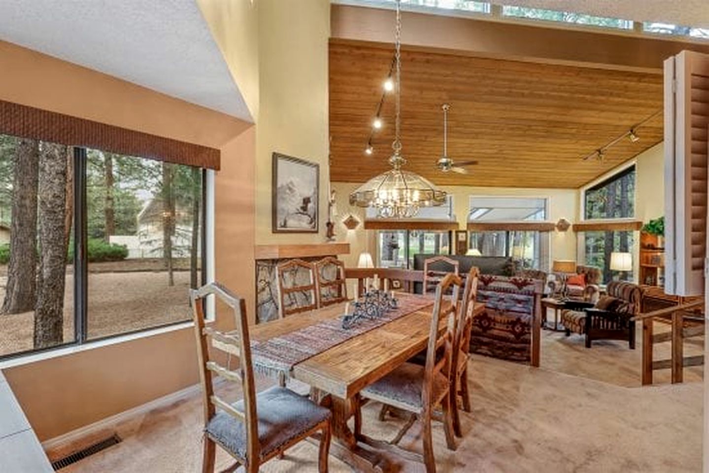Charming Southwestern Style Cabin with Views of Mount Elden, Perfect for a Retreat to Northern Arizona