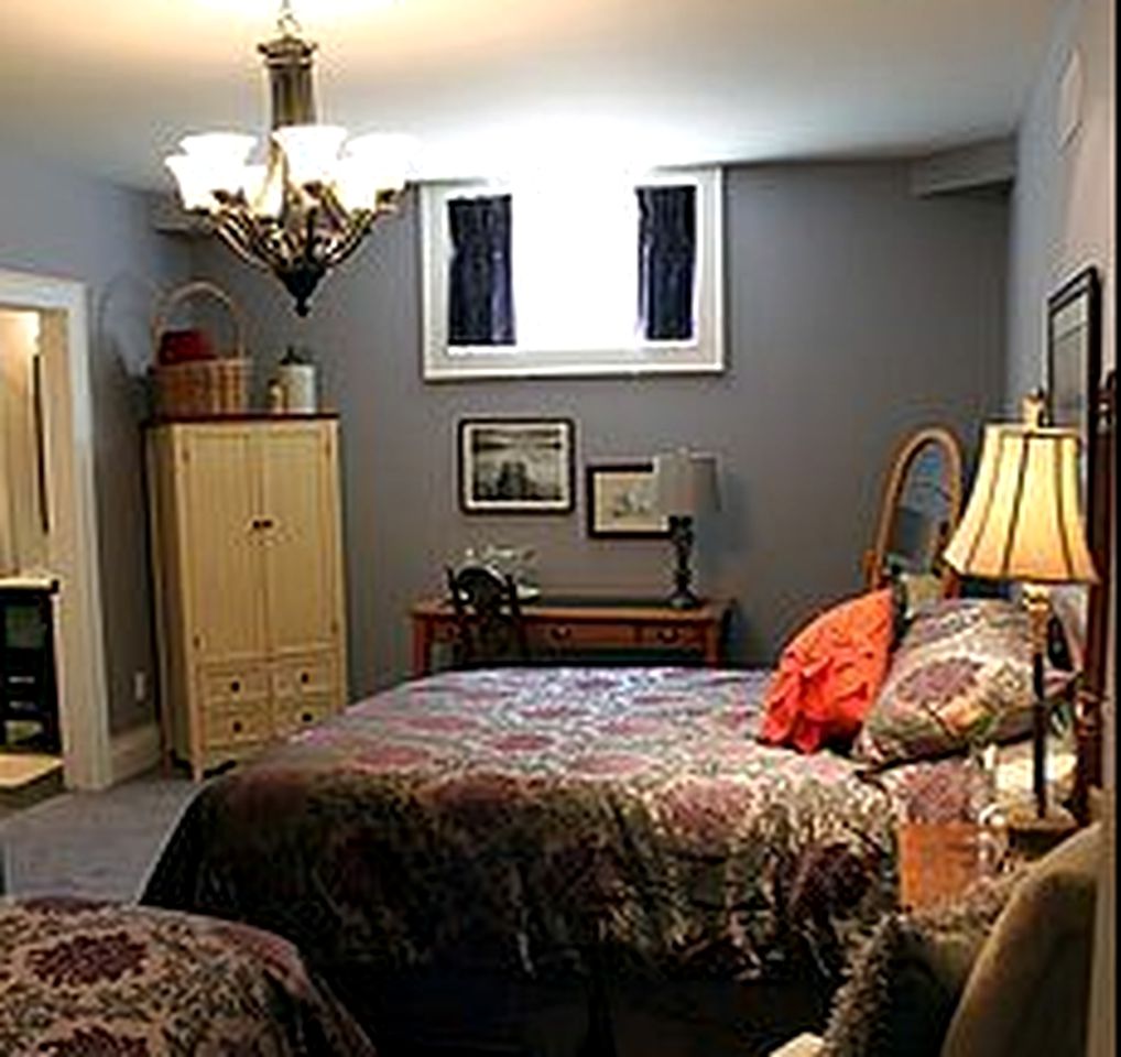 Relaxing Lodge Suite Rental near Niagara Falls in Ontario, Canada