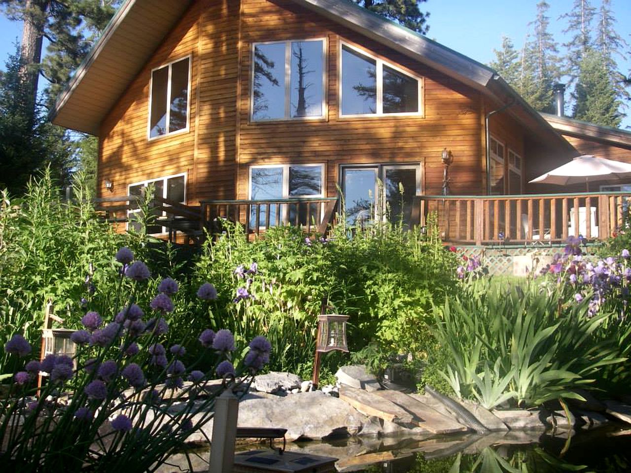 Spacious Suite for a Romantic Getaway near Flathead Lake in Marion, Montana