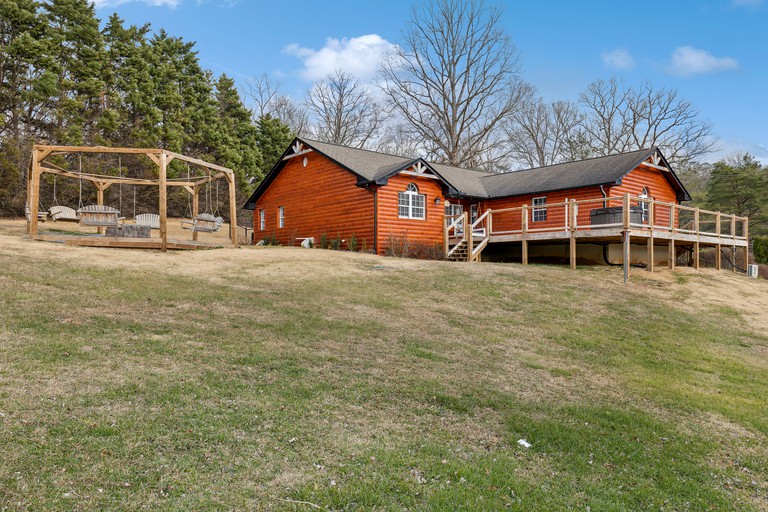 Family or Group Glamping at this Wonderful Rental in Sevierville, Tennessee
