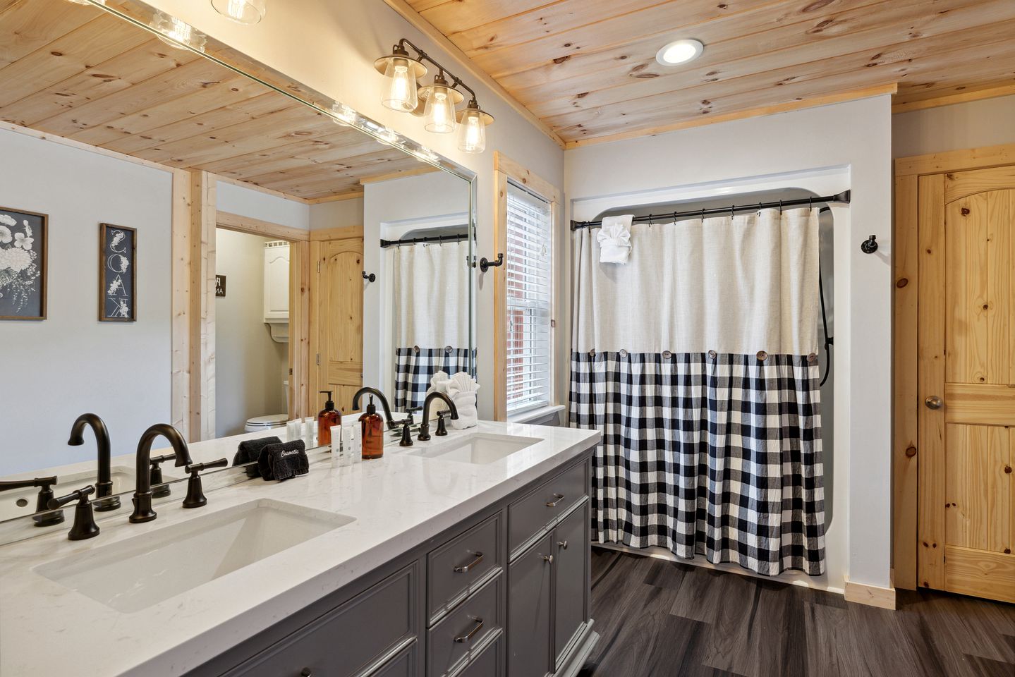 Family or Group Glamping at this Wonderful Rental in Sevierville, Tennessee