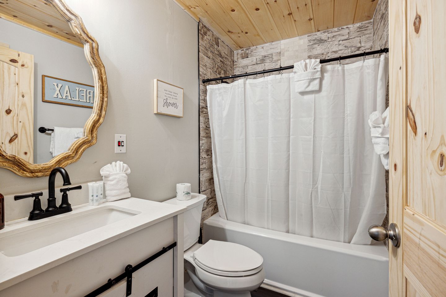 Family or Group Glamping at this Wonderful Rental in Sevierville, Tennessee