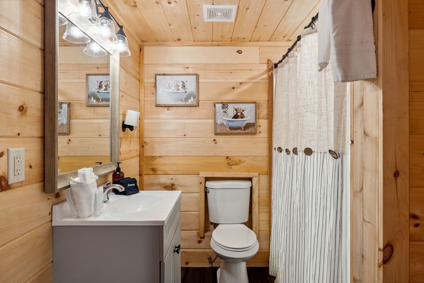 Unforgettable Glamping Vacations in Sevierville, Tennessee, in this Charming Cabin for Four