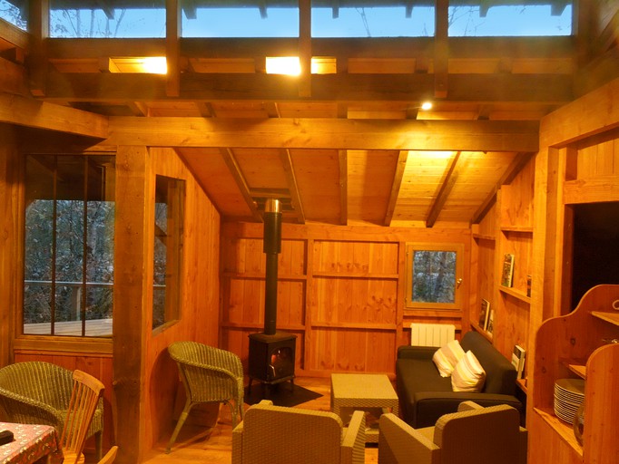 Cabins (Dordogne Lotgaronne, Nouvelle-Aquitaine, France)