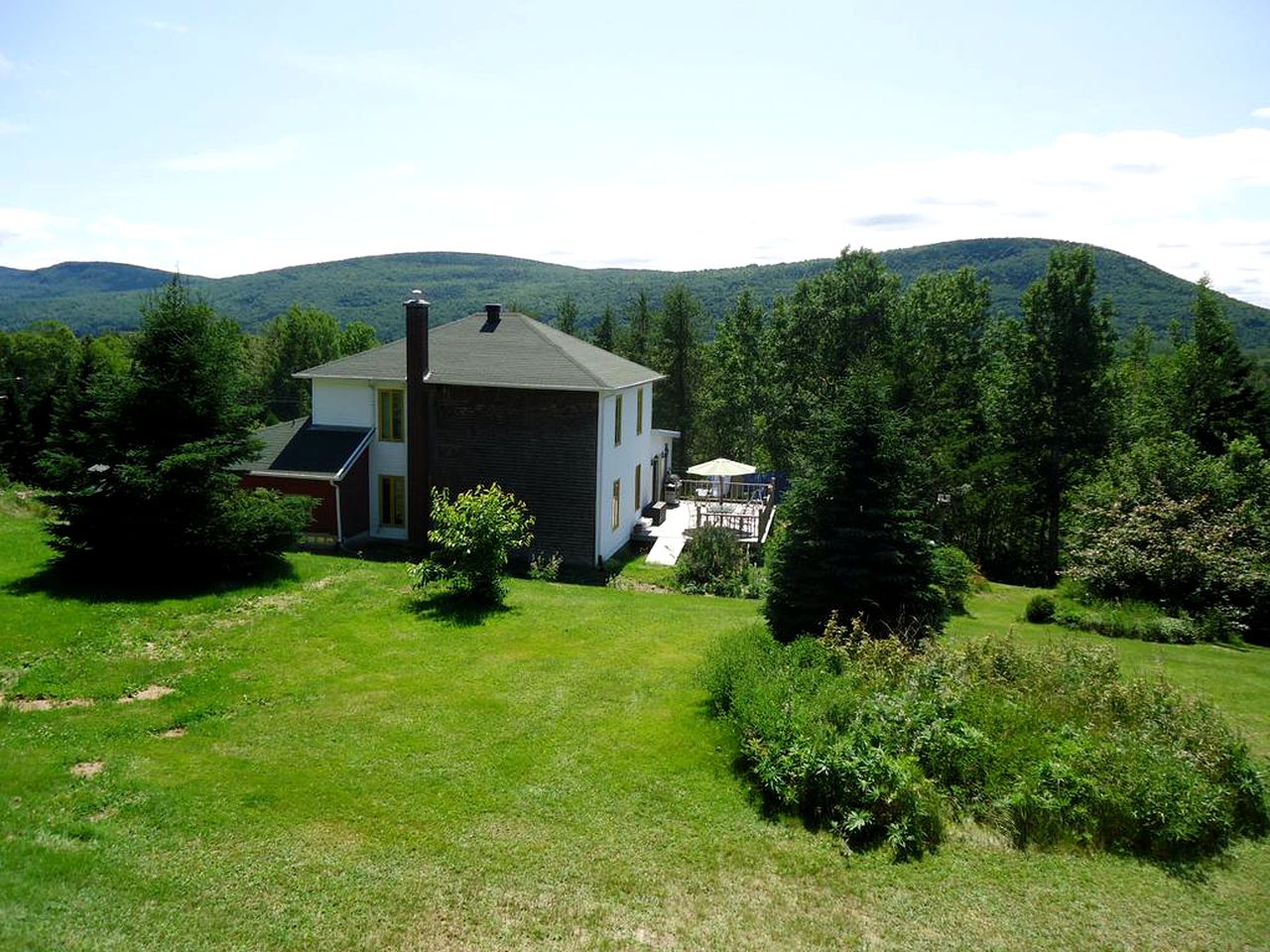 Charming Room Rental for Two near the Dartmouth River in Gaspe, Quebec