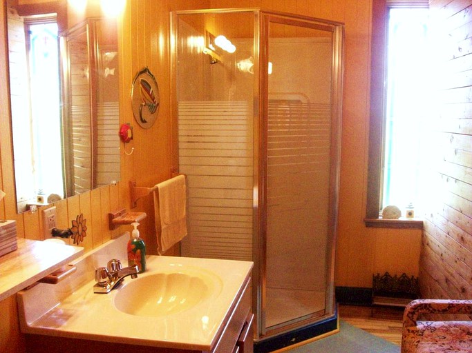 Auberge du Saumonier Lodge, Nature Lodges 19904, Gaspé , Canada